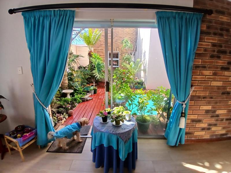 5 Bedroom Property for Sale in Stilbaai Wes Western Cape